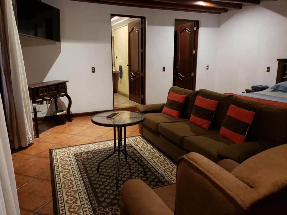 مبيت وإفطار أنتيغوا غواتيمالا La Casa De La Alameda المظهر الخارجي الصورة